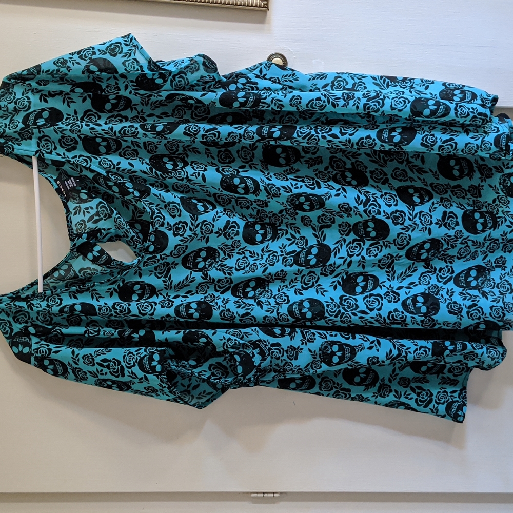 Sheer skull Top